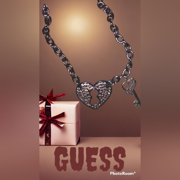 ❤Guess🖤Charm Necklace - Picture 2 of 11